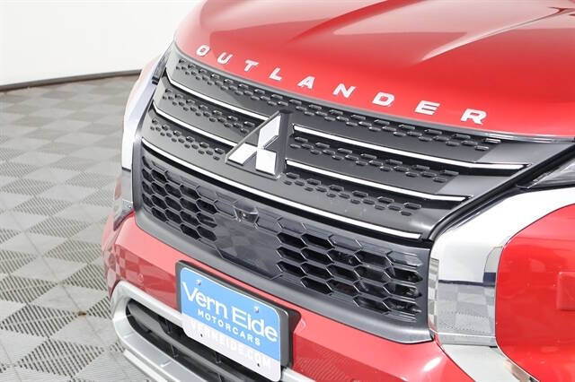 2023 Mitsubishi Outlander SE