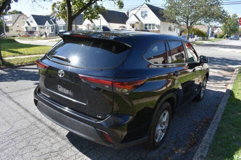 2024 Toyota Highlander LE