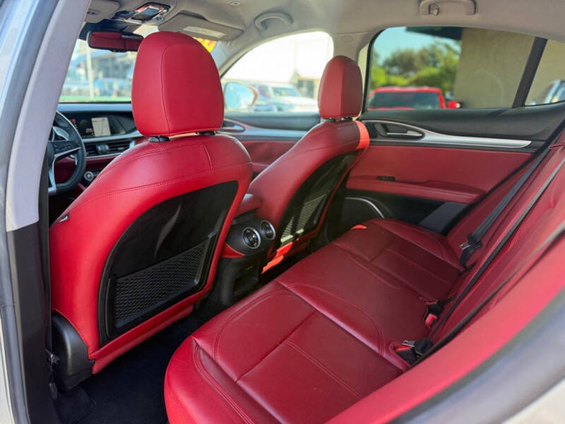 2018 Alfa Romeo Stelvio Sport