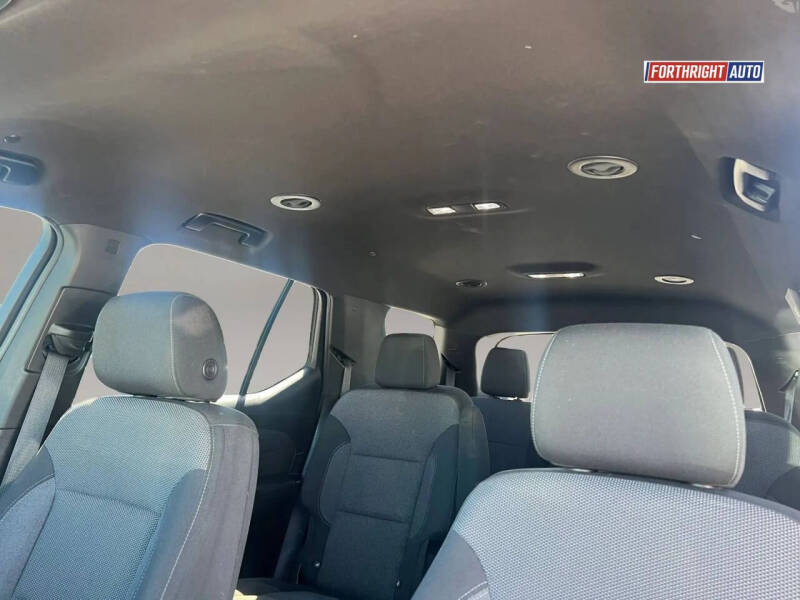2022 Chevrolet Traverse LT Cloth