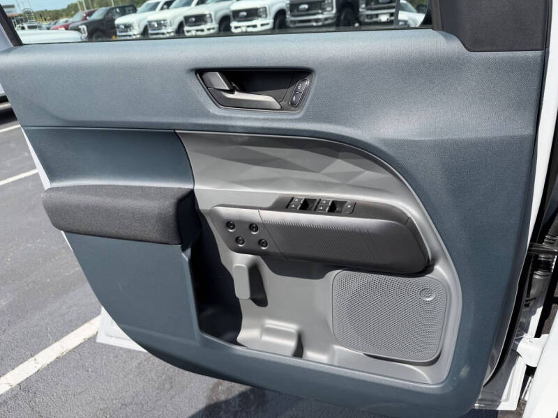 2025 Ford Maverick XL