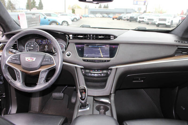 2017 Cadillac XT5 Platinum