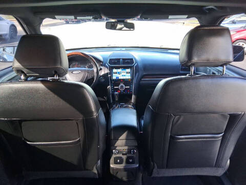 2017 Ford Explorer Platinum