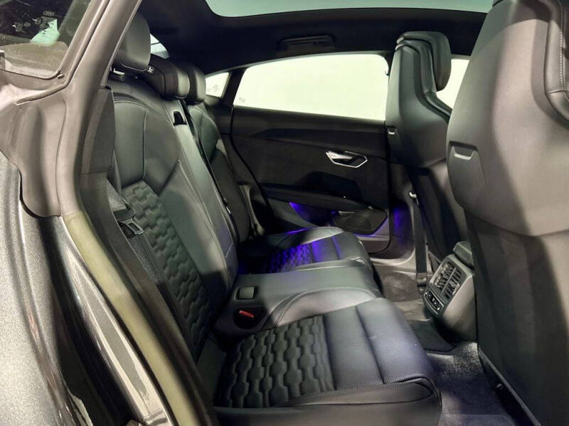 2023 Audi e-tron GT quattro Premium Plus