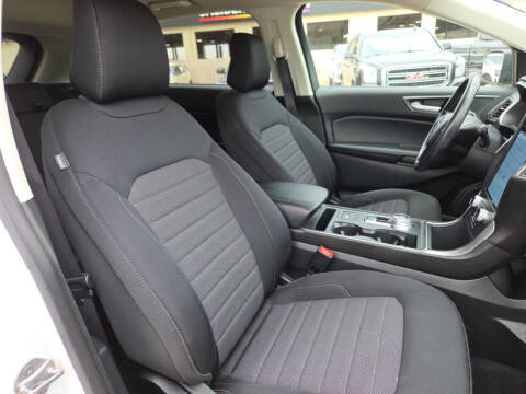 2021 Ford Edge SE