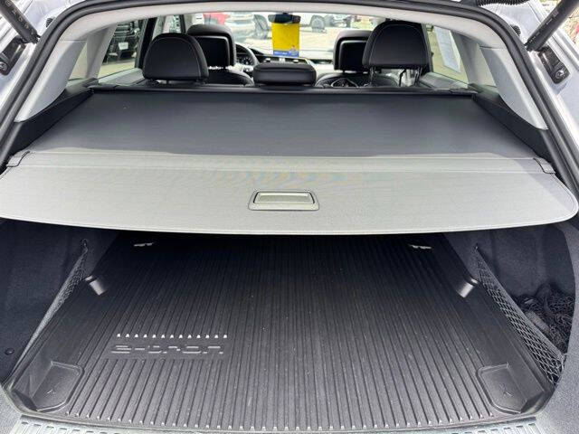 2022 Audi e-tron quattro Premium