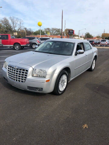 2010 Chrysler 300 for sale at Gator's Auto Sales in Garland TX