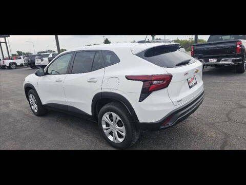 2025 Chevrolet Trax LS