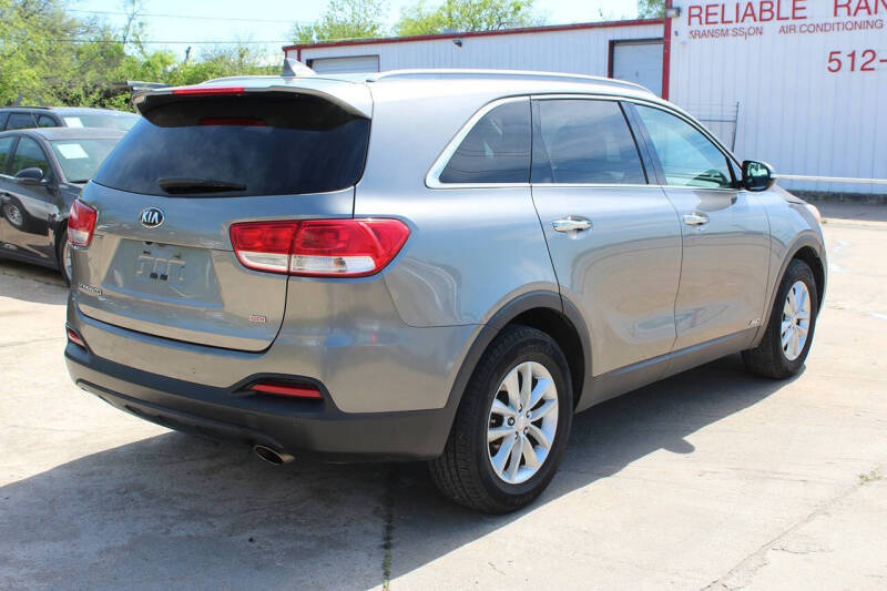 2016 Kia Sorento LX