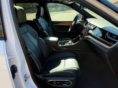 2022 Jeep Grand Cherokee Summit Reserve