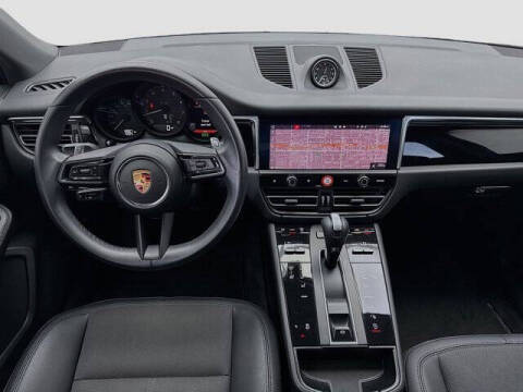 2022 Porsche Macan