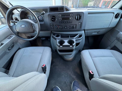 2009 Ford E-Series E-150 XL