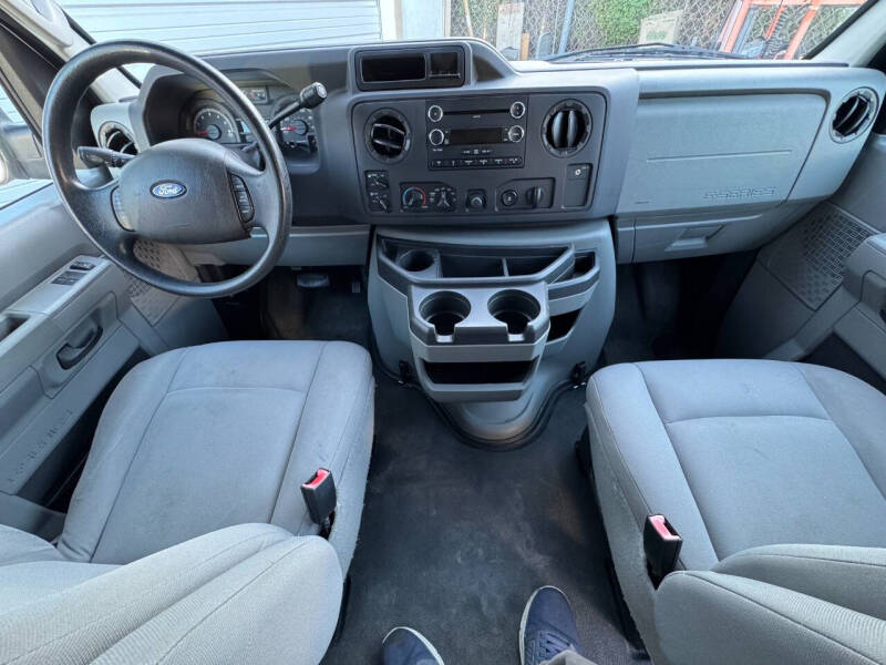 2009 Ford E-Series E-150 XL