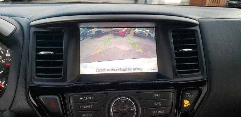 2017 Nissan Pathfinder S