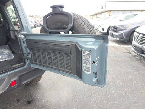 2025 Jeep Wrangler Sahara 4xe