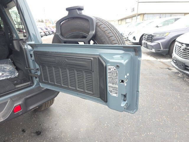 2025 Jeep Wrangler Sahara 4xe