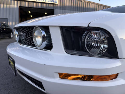 2007 Ford Mustang V6 Deluxe