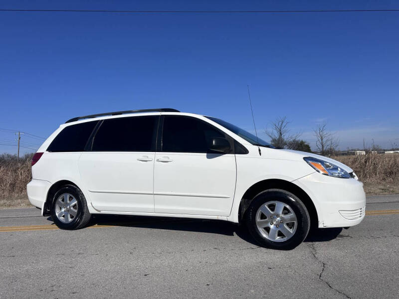 2004 Toyota Sienna CE 7 Passenger