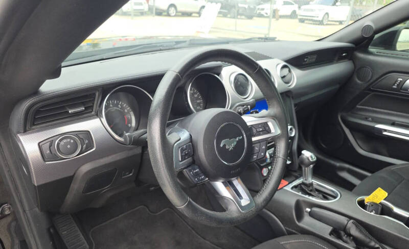 2020 Ford Mustang EcoBoost