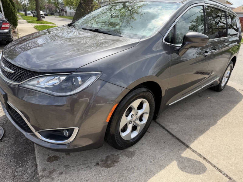 2017 Chrysler Pacifica Touring-L Plus