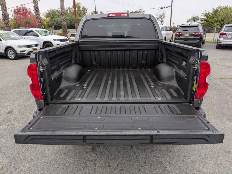 2015 Toyota Tundra SR5