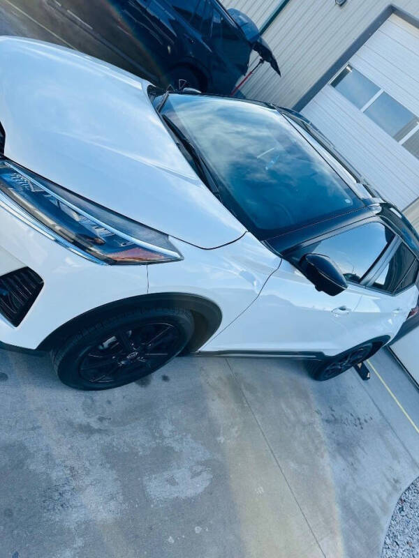 2023 Nissan Kicks SR