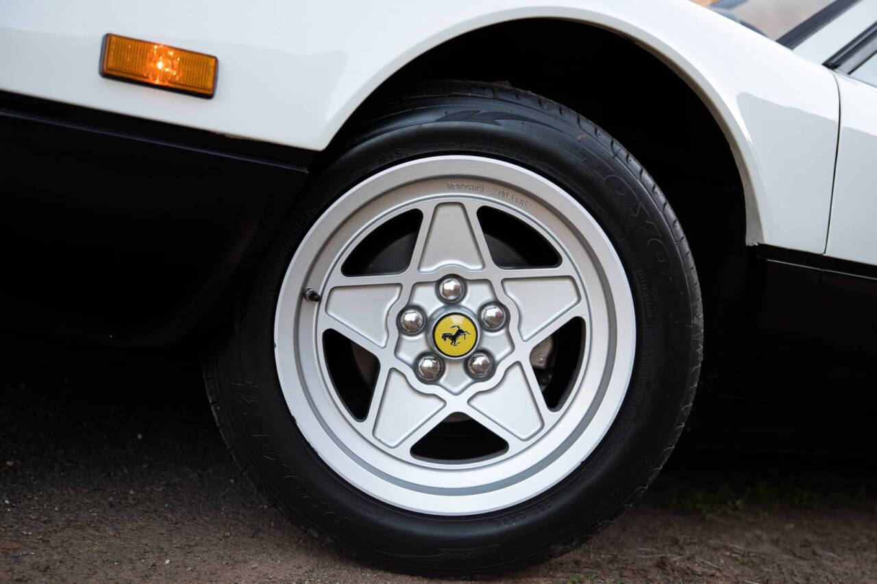 1984 Ferrari 308 24