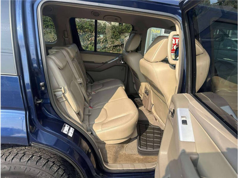 2011 Nissan Pathfinder Silver Edition