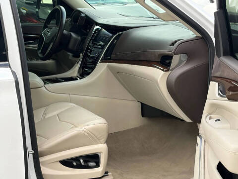 2017 Cadillac Escalade ESV Luxury