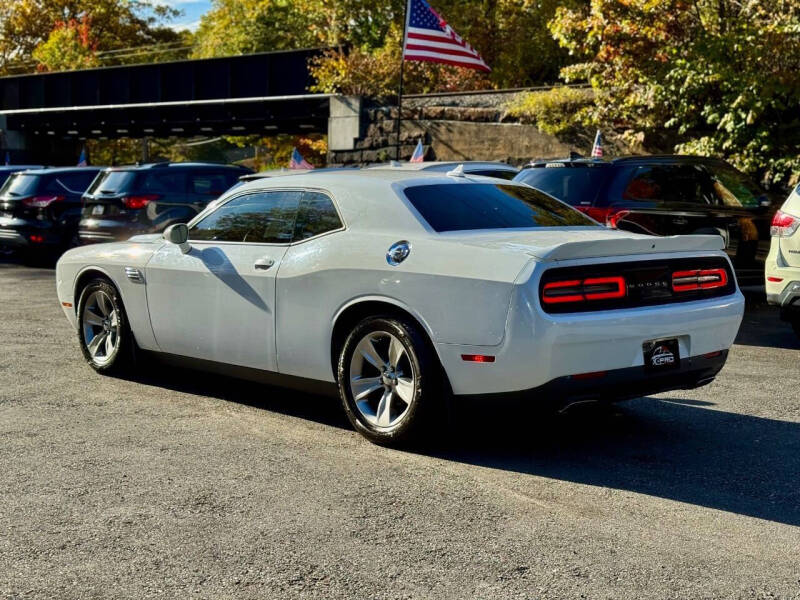 2016 Dodge Challenger SXT