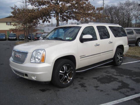 2013 GMC Yukon XL for sale at Auto Bahn Motors in Winchester VA