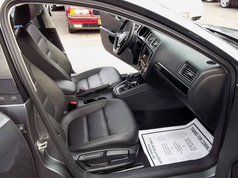 2017 Volkswagen Jetta 1.8T SEL Premium