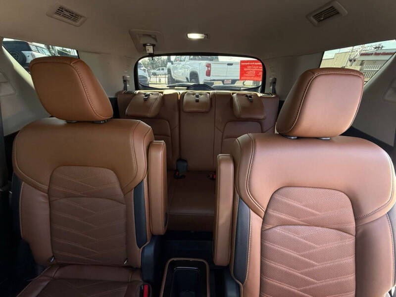 2023 Nissan Pathfinder Platinum