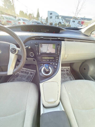 2010 Toyota Prius III