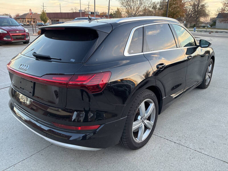 2019 Audi e-tron quattro Premium Plus