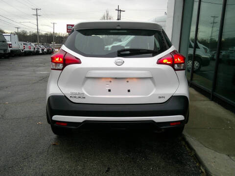 2019 Nissan Kicks SR