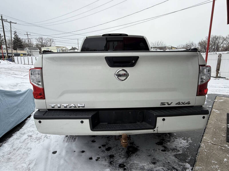 2017 Nissan Titan SV