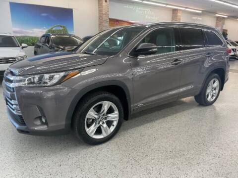 2019 Toyota Highlander Hybrid for sale at Dixie Imports in Fairfield OH