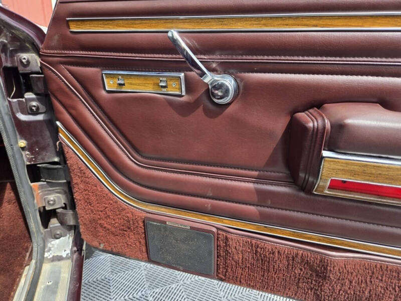 1989 Jeep Grand Wagoneer