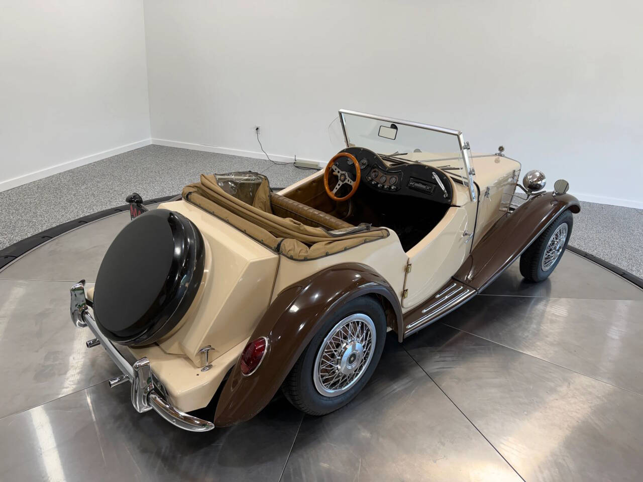 2011 Sp Constr MG Replica 18