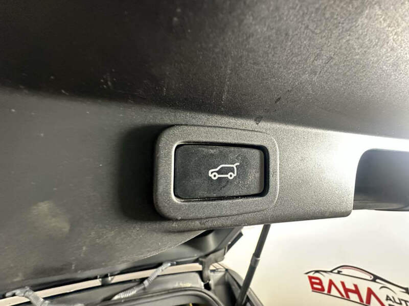 2020 Land Rover Range Rover Sport SVR