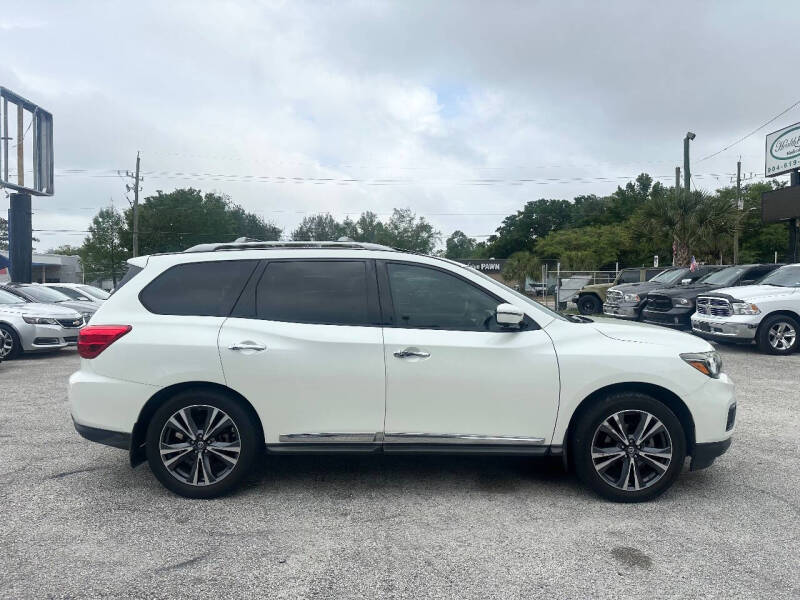 2017 Nissan Pathfinder Platinum