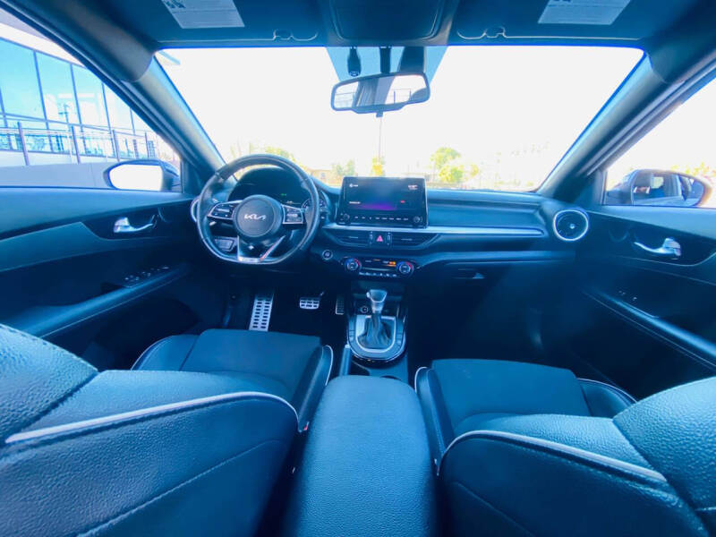 2022 Kia Forte GT Line