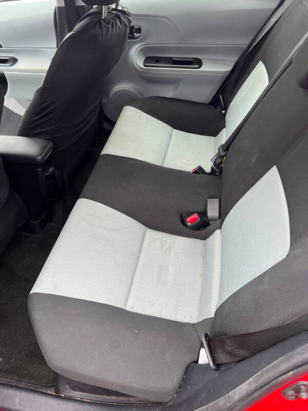 2013 Toyota Prius c One
