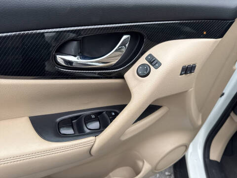 2017 Nissan Rogue SL