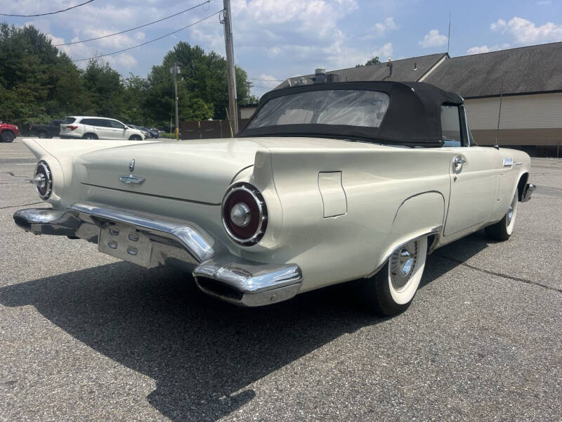 1957 Ford Thunderbird