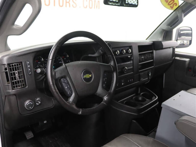 2022 Chevrolet Express 2500