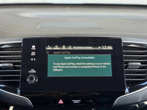 2022 Honda Pilot Touring w/Rear Captain's Chairs