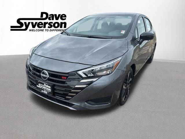 2025 Nissan Versa Sedan SR's photo