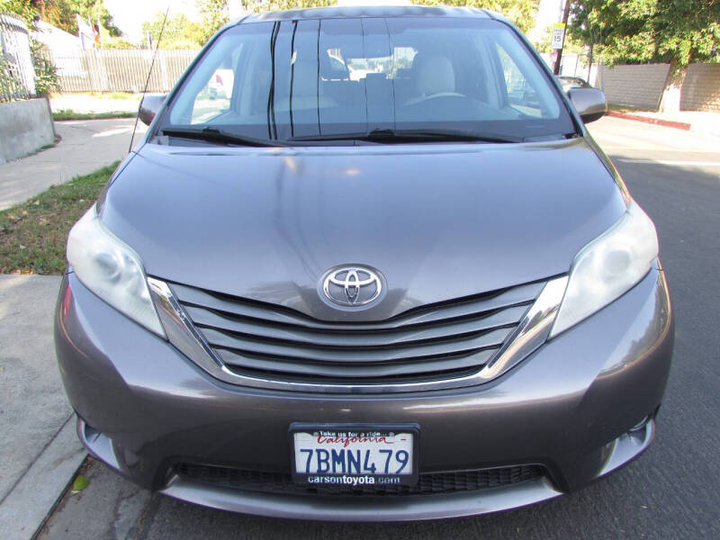 2013 Toyota Sienna XLE 8-Passenger